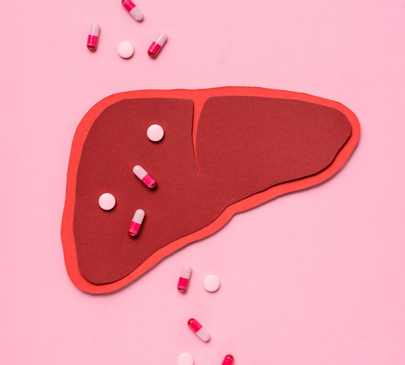 illustratie-lever-belasting-door-dagelijkse-prikkels-en-traditionele-supplementen-met-subliguale-sprays-als-oplossing